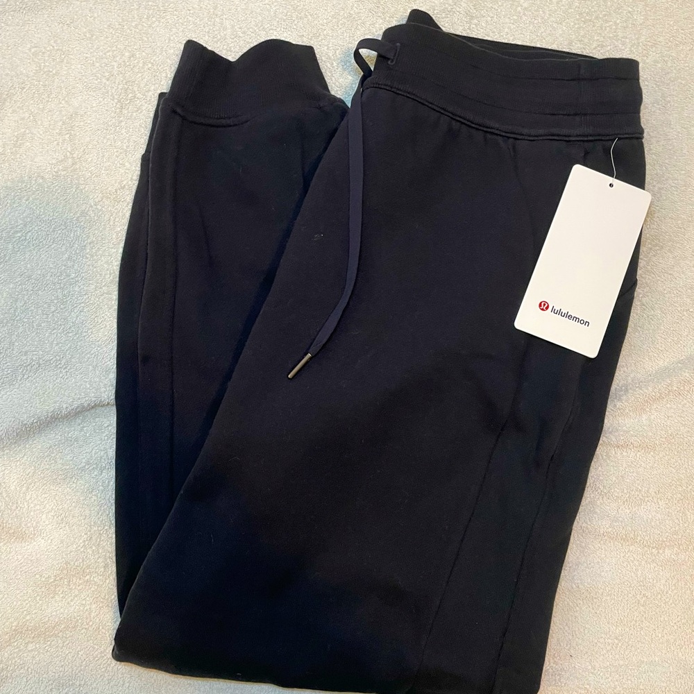 Black Lululemon Scuba Relaxed Jogger